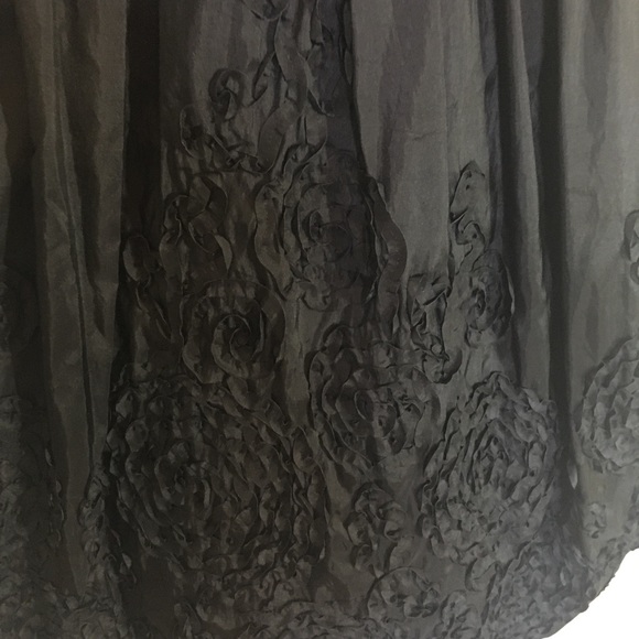 Classic BLACK DRESS unique w fancy applique, sleeveless - Picture 3 of 13